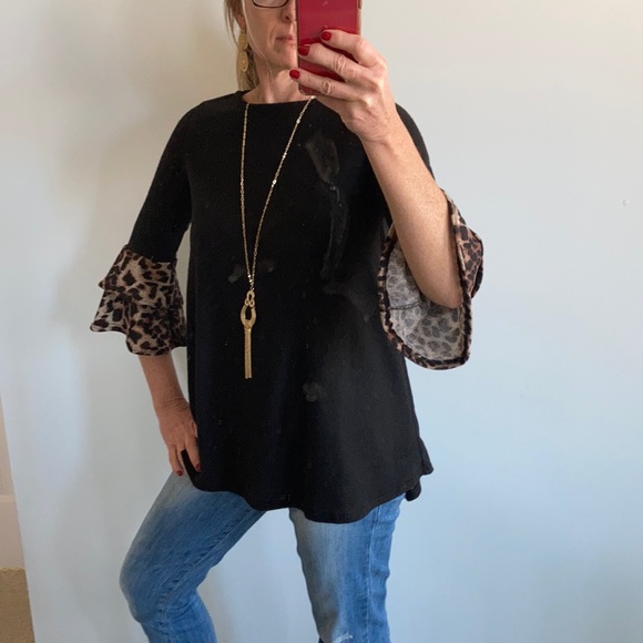 Black & Animal Print Flutter Sleeve Tunic Top - Picture 5 of 11